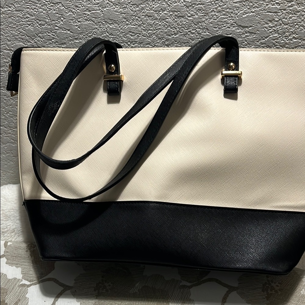 Lovevook Elegant Two-Tone Tote Bag - Picture 5 of 10